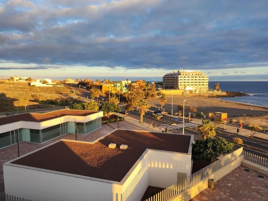 El Medano Beachfront Triplex Penthouse With Pool, Rooftop, Sea View Luaran gambar